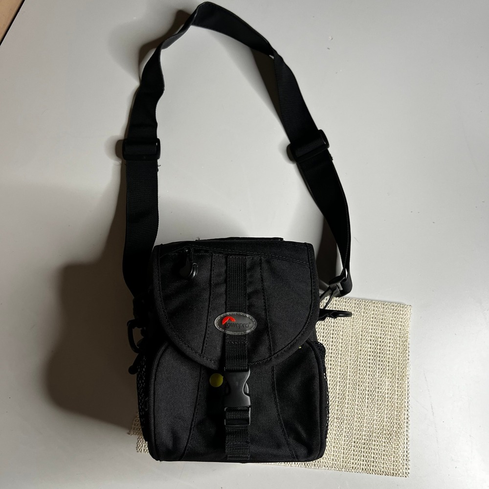 Lowepro EX 120 Camera Bag Black Padded Shoulder Strap Belt Loop Case